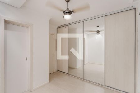 Suíte de apartamento para alugar com 3 quartos, 72m² em Jardim do Salso, Porto Alegre