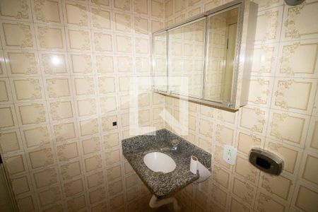 Banheiro de apartamento à venda com 2 quartos, 68m² em Vila Canero, São Paulo