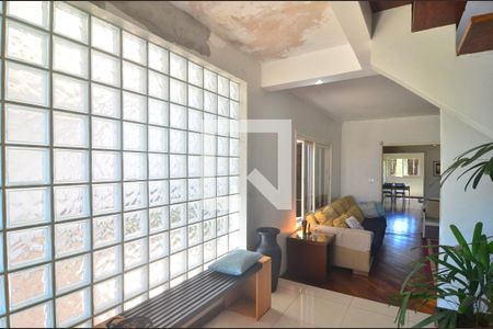 Hall de entrada de casa à venda com 5 quartos, 400m² em Igara, Canoas