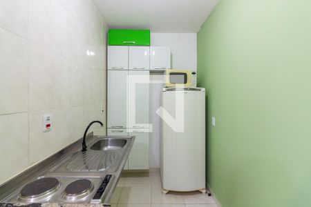 Cozinha de kitnet/studio para alugar com 1 quarto, 22m² em Jardim das Flores, Osasco