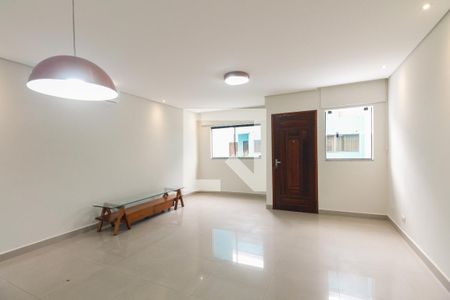 Casa de condomínio à venda com 240m², 3 quartos e 5 vagasSala 