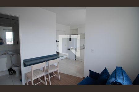 Sala e Banheiro de apartamento à venda com 2 quartos, 33m² em Parque Vitória, São Paulo