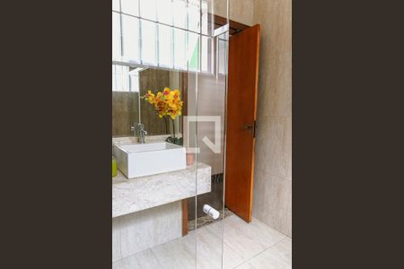 Suíte banheiro  de casa à venda com 5 quartos, 200m² em Parque Edu Chaves, São Paulo