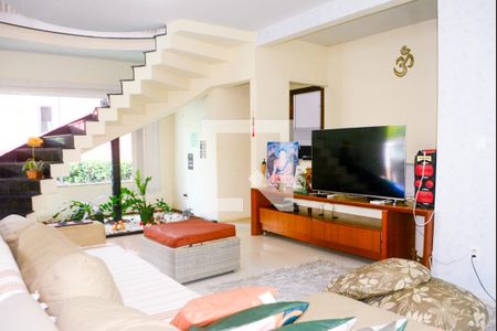 Sala de casa de condomínio para alugar com 4 quartos, 286m² em Jardim Placaford, Salvador