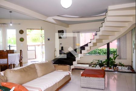 Sala de casa de condomínio para alugar com 4 quartos, 286m² em Jardim Placaford, Salvador