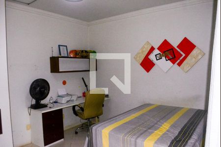 Quarto 1 banheiro e closet de casa de condomínio para alugar com 4 quartos, 286m² em Jardim Placaford, Salvador