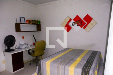 Quarto 1 banheiro e closet de casa de condomínio para alugar com 4 quartos, 286m² em Jardim Placaford, Salvador