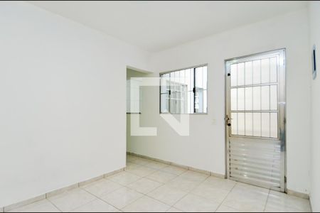 Sala de casa para alugar com 2 quartos, 90m² em Jardim Presidente Dutra, Guarulhos