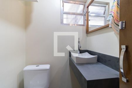 Lavabo de casa para alugar com 4 quartos, 250m² em Jardim Santa Cruz (sacoma), São Paulo