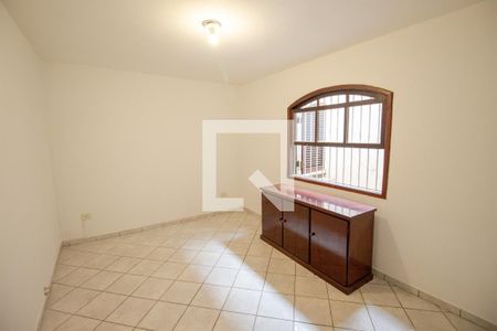 Quarto 1 de casa para alugar com 3 quartos, 190m² em Itaquera, São Paulo