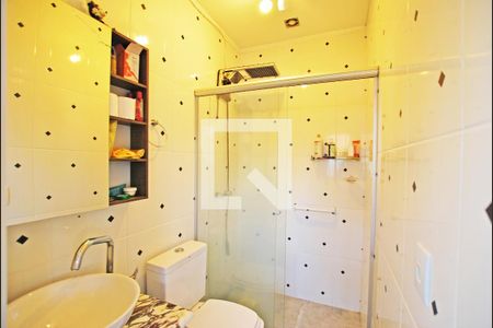 Banheiro da Suíte 1 de casa de condomínio à venda com 2 quartos, 117m² em Vila Nova, Porto Alegre