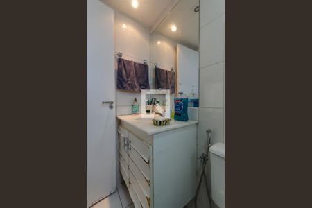 Apartamento para alugar com 100m², 2 quartos e 2 vagas Apartamento para alugar com 100m², 2 quartos e 2 vagasBanheiro da Suíte 1