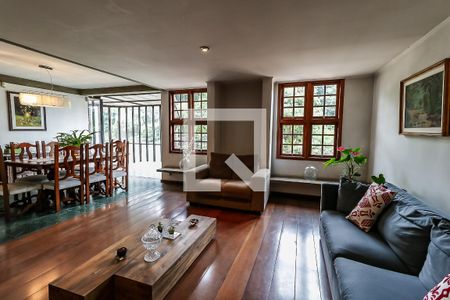 Sala de casa à venda com 4 quartos, 250m² em Paraíso do Morumbi, São Paulo