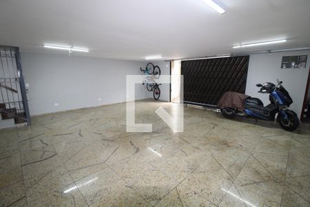 Garagem de casa à venda com 4 quartos, 482m² em Vila Lucia, São Paulo