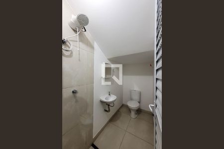 Banheiro de kitnet/studio para alugar com 1 quarto, 37m² em Cambuci, São Paulo