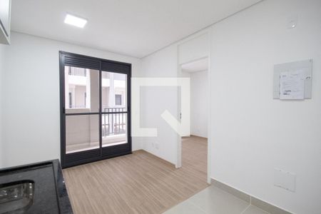 Sala e cozinha de apartamento para alugar com 1 quarto, 32m² em Centro, Osasco