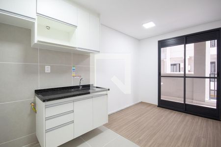 Sala e cozinha de apartamento para alugar com 1 quarto, 32m² em Centro, Osasco