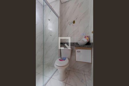 Banheiro de apartamento para alugar com 1 quarto, 28m² em Vila Ré, São Paulo