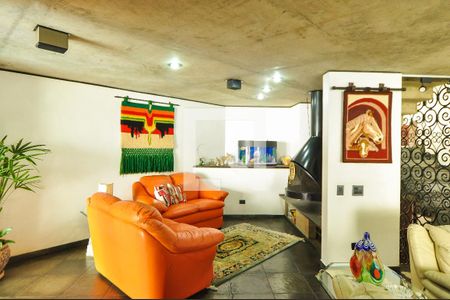 Sala de casa à venda com 4 quartos, 550m² em Alto de Pinheiros, São Paulo