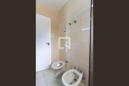 Casa à venda com 300m², 4 quartos e 6 vagas Casa à venda com 300m², 4 quartos e 6 vagasBanheiro da Suíte 1