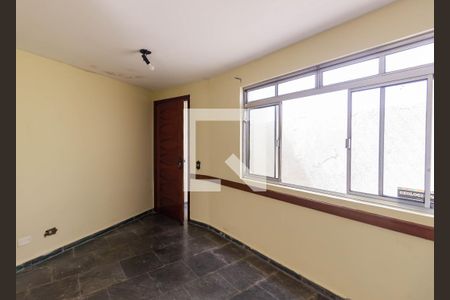 Casa à venda com 300m², 4 quartos e 6 vagas Casa à venda com 300m², 4 quartos e 6 vagasEscritório