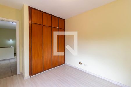 Casa à venda com 300m², 4 quartos e 6 vagas Casa à venda com 300m², 4 quartos e 6 vagasSuíte 2