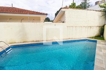 Casa à venda com 300m², 4 quartos e 6 vagas Casa à venda com 300m², 4 quartos e 6 vagasPiscina