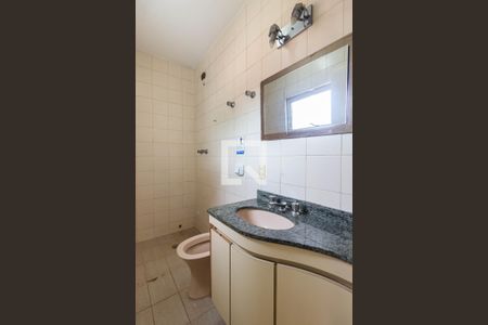 Casa à venda com 300m², 4 quartos e 6 vagas Casa à venda com 300m², 4 quartos e 6 vagasBanheiro da Suíte 2