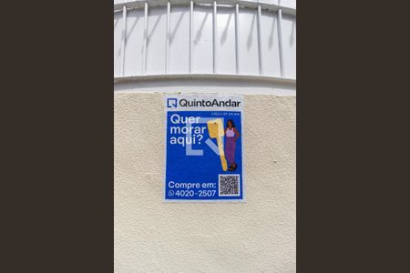 Casa à venda com 300m², 4 quartos e 6 vagas Casa à venda com 300m², 4 quartos e 6 vagasPlaca de Anúncio