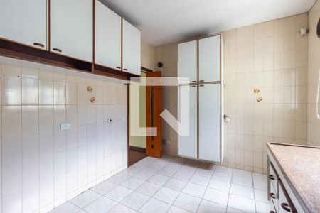 Casa à venda com 300m², 4 quartos e 6 vagas Casa à venda com 300m², 4 quartos e 6 vagasCozinha