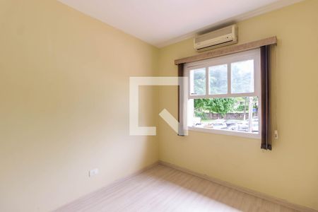 Casa à venda com 300m², 4 quartos e 6 vagas Casa à venda com 300m², 4 quartos e 6 vagasQuarto 1