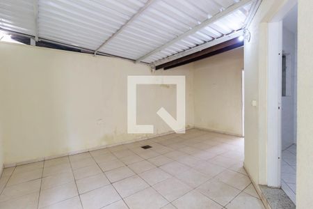 Casa à venda com 300m², 4 quartos e 6 vagas Casa à venda com 300m², 4 quartos e 6 vagasQuintal