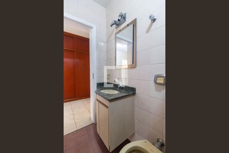 Casa à venda com 300m², 4 quartos e 6 vagas Casa à venda com 300m², 4 quartos e 6 vagasBanheiro