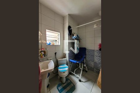 Banheiro 1 de casa à venda com 3 quartos, 48m² em Liberdade, São Paulo