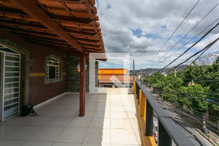 Entrada de casa à venda com 4 quartos, 420m² em Sagrada Família, Belo Horizonte