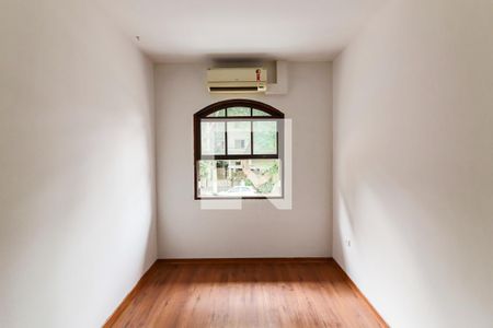 Quarto 1 de casa à venda com 4 quartos, 200m² em Vila Butantã, São Paulo