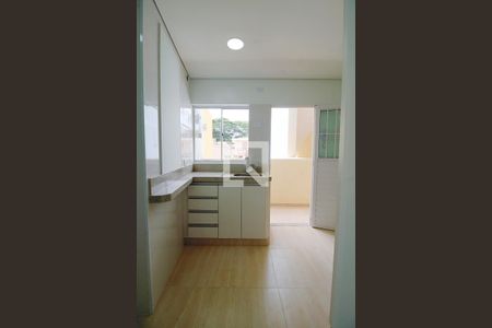 Cozinha  de kitnet/studio para alugar com 1 quarto, 21m² em Jardim Maria Duarte, São Paulo