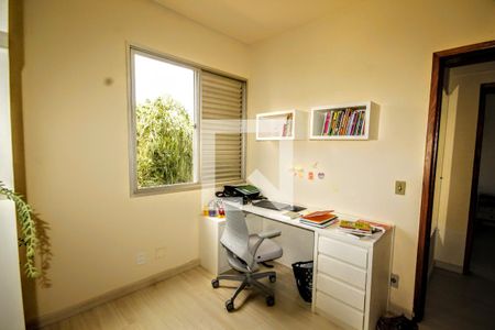 Quarto 1 de apartamento à venda com 2 quartos, 70m² em Vila Paris, Belo Horizonte