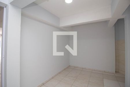 Quarto de casa para alugar com 1 quarto, 45m² em Jardim Mangalot, São Paulo