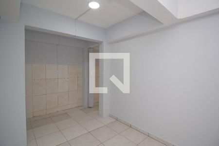 Quarto de casa para alugar com 1 quarto, 45m² em Jardim Mangalot, São Paulo