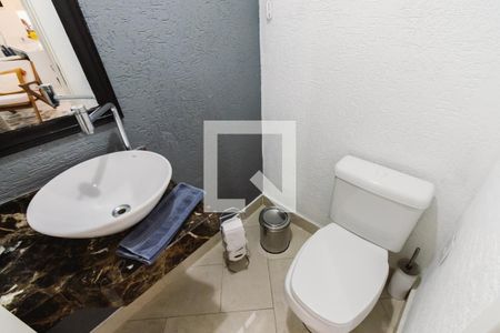 Lavabo de apartamento para alugar com 2 quartos, 90m² em Água Branca, São Paulo