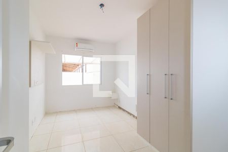 Quarto 2  de apartamento à venda com 2 quartos, 55m² em Olaria, Canoas