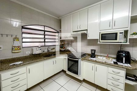 Casa à venda com 100m², 2 quartos e 2 vagas Casa à venda com 100m², 2 quartos e 2 vagasCozinha
