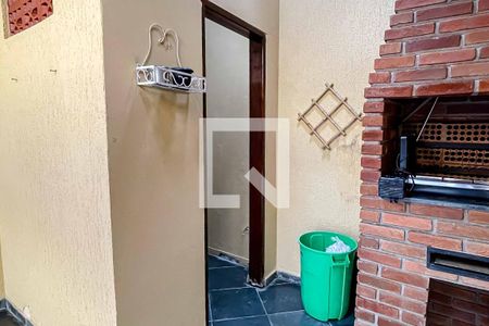 Casa à venda com 100m², 2 quartos e 2 vagas Casa à venda com 100m², 2 quartos e 2 vagasQuintal