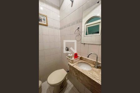 Casa à venda com 100m², 2 quartos e 2 vagas Casa à venda com 100m², 2 quartos e 2 vagasLavabo