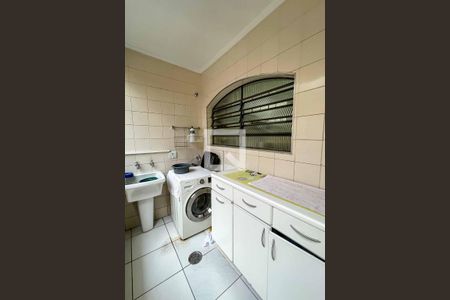 Casa à venda com 100m², 2 quartos e 2 vagas Casa à venda com 100m², 2 quartos e 2 vagasÁrea de Serviço