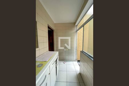 Casa à venda com 100m², 2 quartos e 2 vagas Casa à venda com 100m², 2 quartos e 2 vagasÁrea de Serviço