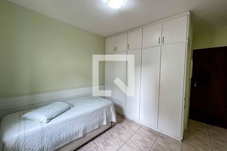 Casa à venda com 100m², 2 quartos e 2 vagas Casa à venda com 100m², 2 quartos e 2 vagasQuarto 2