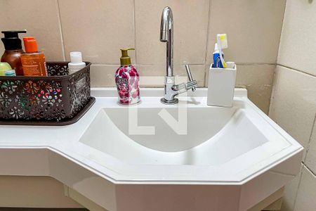 Casa à venda com 100m², 2 quartos e 2 vagas Casa à venda com 100m², 2 quartos e 2 vagasBanheiro do Quarto 2