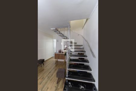 Escada de casa à venda com 3 quartos, 128m² em Bosque da Saúde, São Paulo